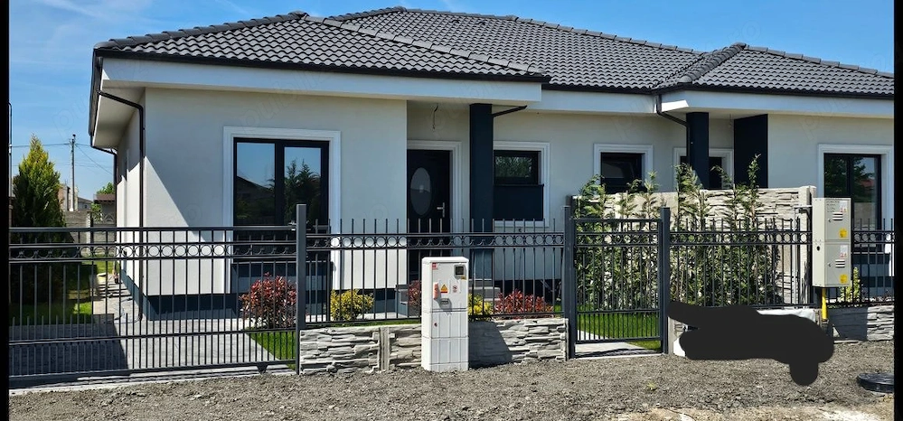 Duplex pe parter, Mosnita Noua, central