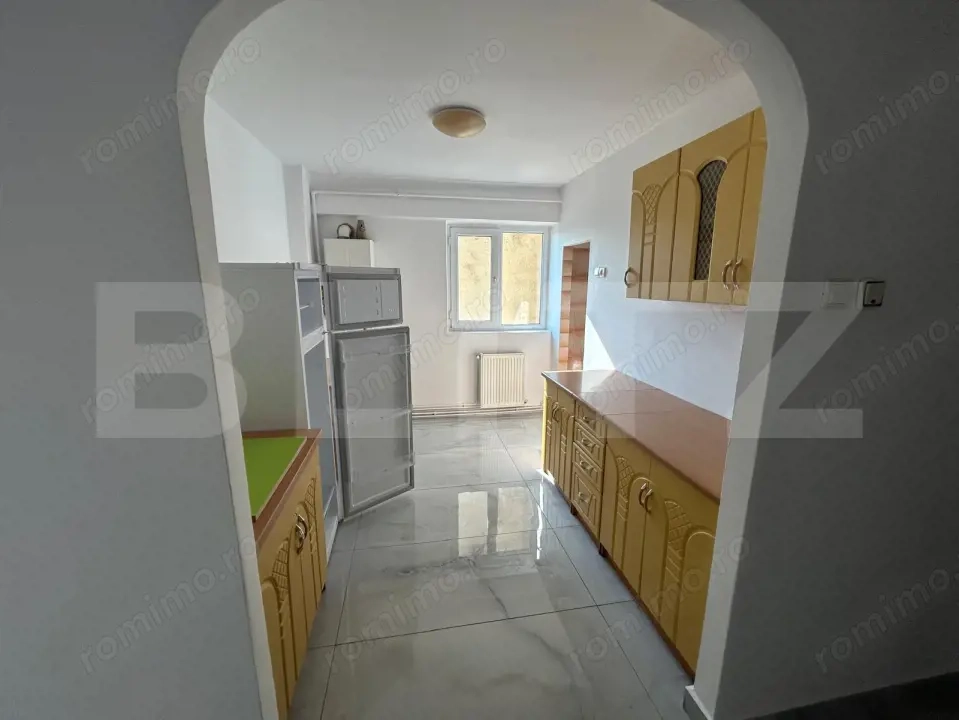 Apartament 3 camere, 70 mp, zona Micro 11