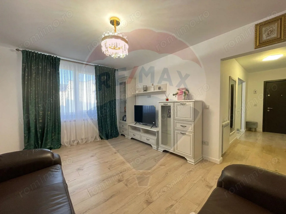 Apartament cu 3 camere de închiriat în zona Precista