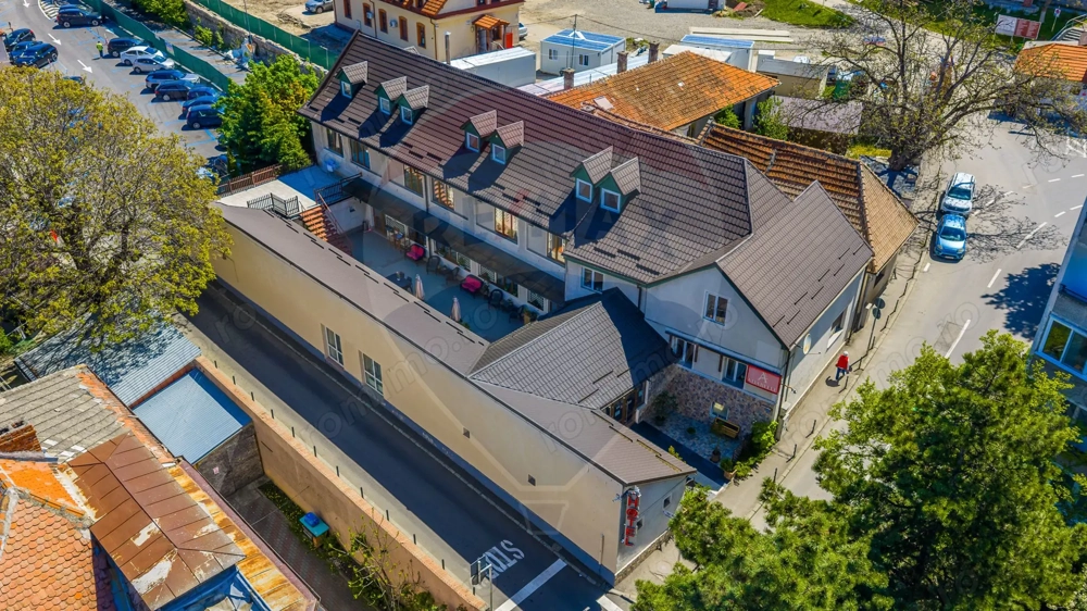 HOSTEL  ADABELLE Brasov- 25 de ani de Poveste/ zona Centrul Istoric!