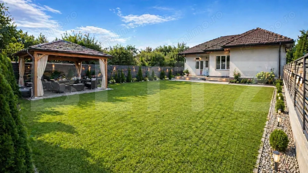 Casă 4 camere 110 mp utili , 950 mp teren , Zonă ultracentrală , Alba Iulia