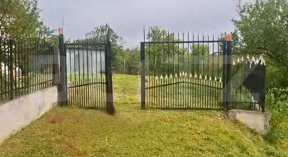  Casă cu Panoramă Superbă și 2300 mp Teren – Liniște și Natură