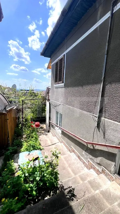 Casa individuala cu 4 camere,120 mp utili,345 mp teren,Blaj