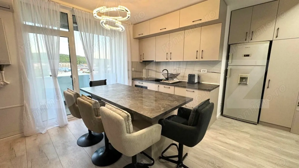 Apartament de inchiriat, cu 3 camere in bloc nou si parcare subterana