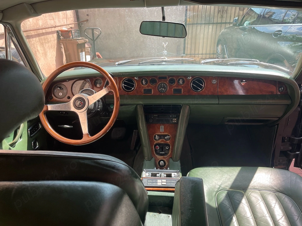 Vehicul istoric Rolls Royce Silver Shadow