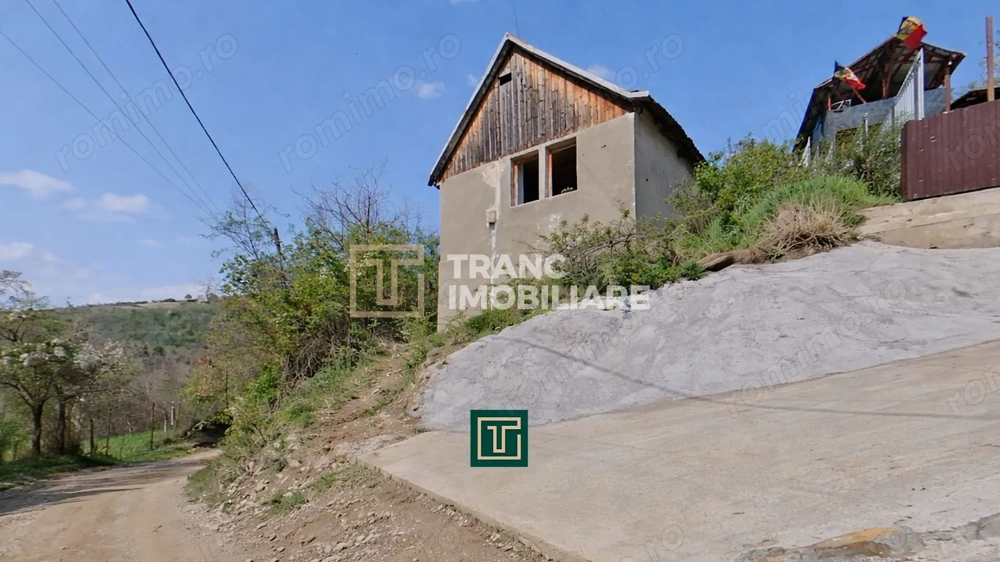 Casă de vânzare cu teren 874 mp –  ideală pentru casă de vacanță, Covasant