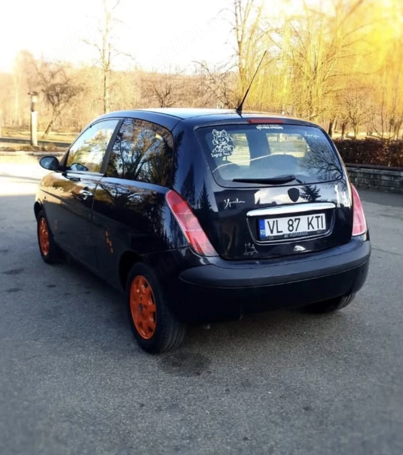 Vând Lancia 
