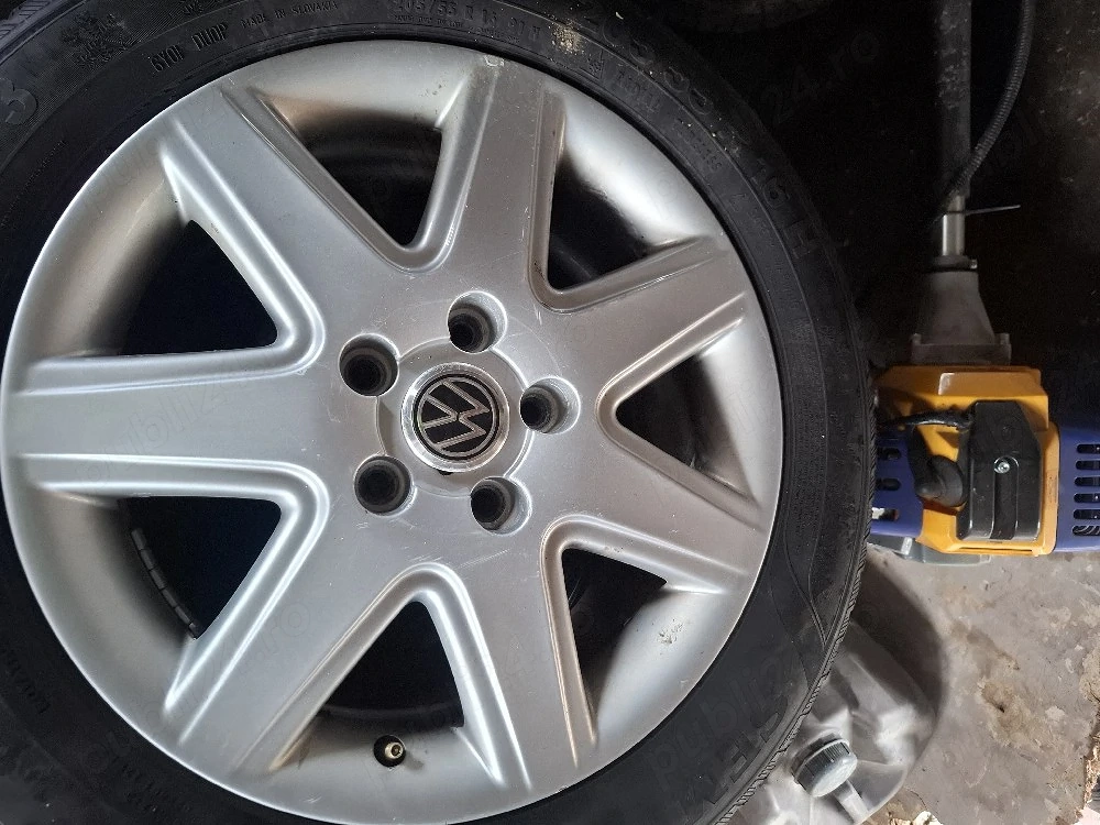 vand 4 roti R 16 vw passat b6 cu anveope 205 55 16 bune 