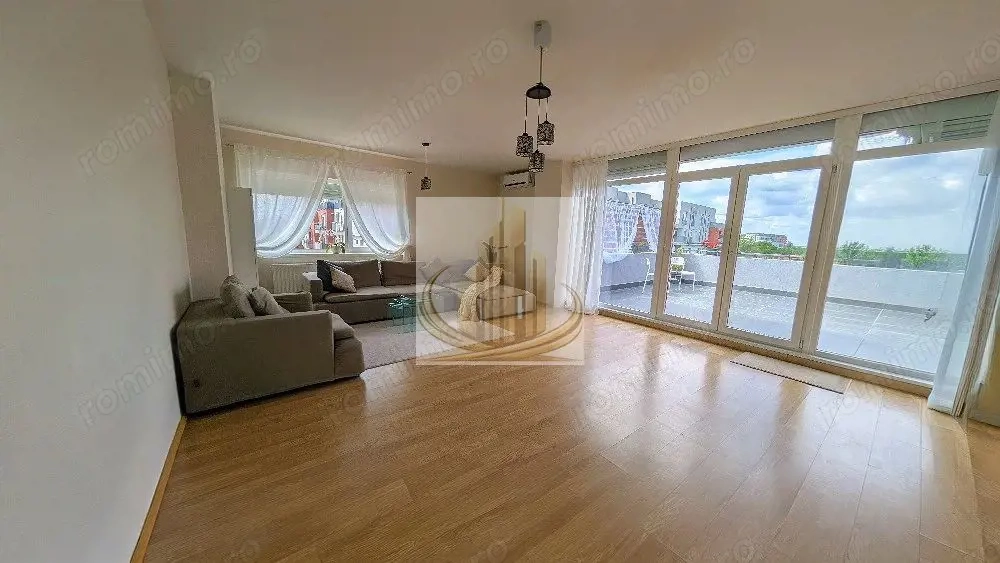Apartament cu 3 camere, decomandat, tip Penthouse.