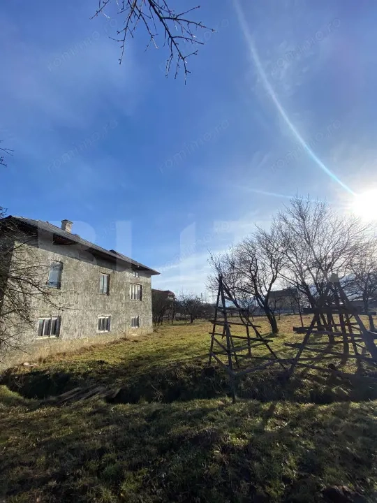 Casa de vânzare în Bistrița-Bargaului cu 30 arii teren 