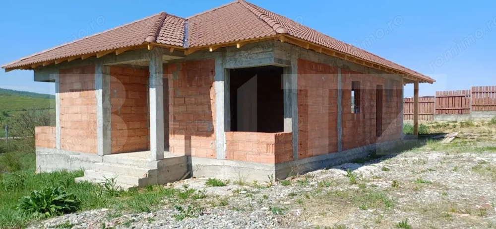 Casă la roșu 4 camere, 105 mp, 5 ari teren, zona Sigmir