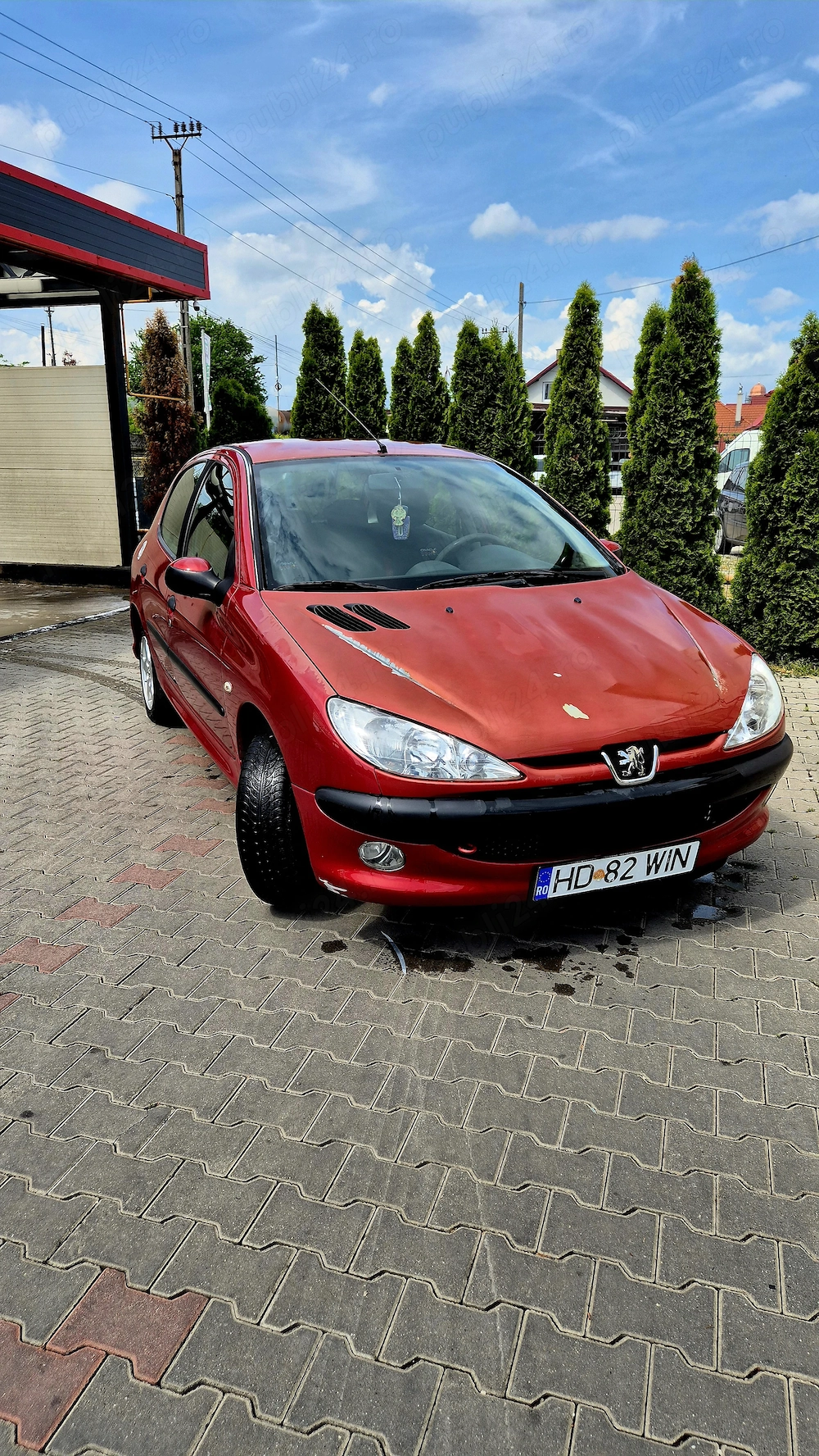 Vând Peugeot 206 Mașină cumpărată din reprezentanță România, economică, ușor de întreținut 