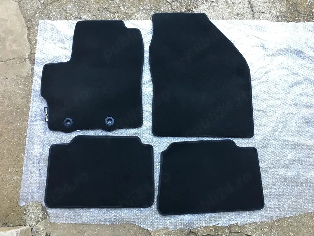 Presuri covorase originale auto mocheta Toyota Yaris Cross Hybrid