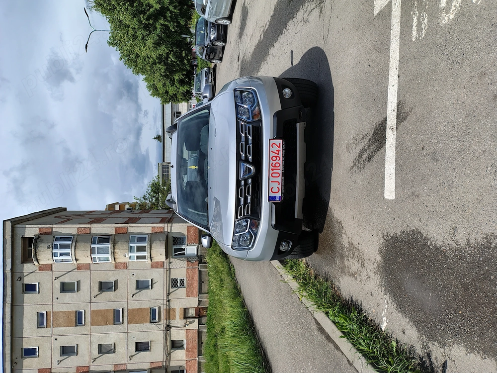 Vând Dacia Duster 1,6 benzină 
