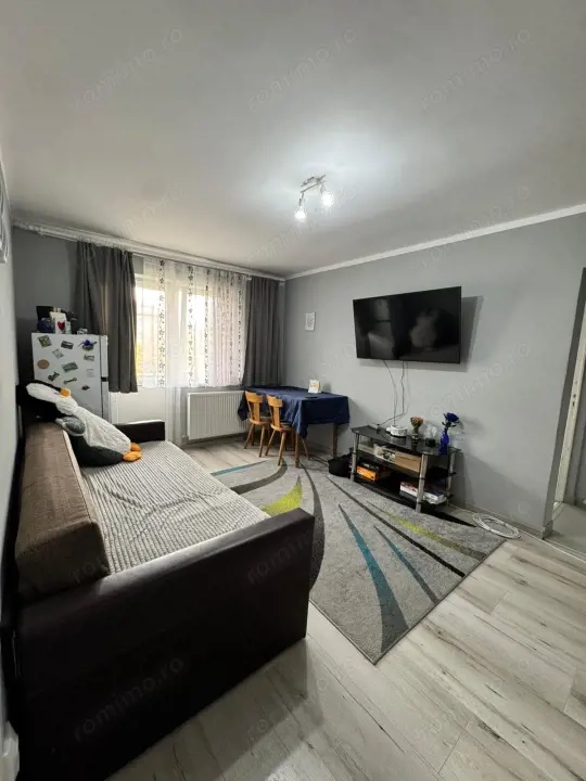 Apartament de vanzare, 34 mp, complet renovat, zonă Sasar - VIVO MAL