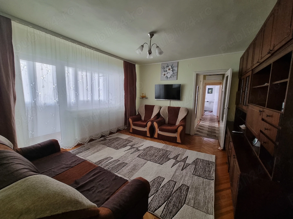  Proprietar inchiriez apartament 3 Camere Spațios   Zona Girocului (Lidia Martirilor)