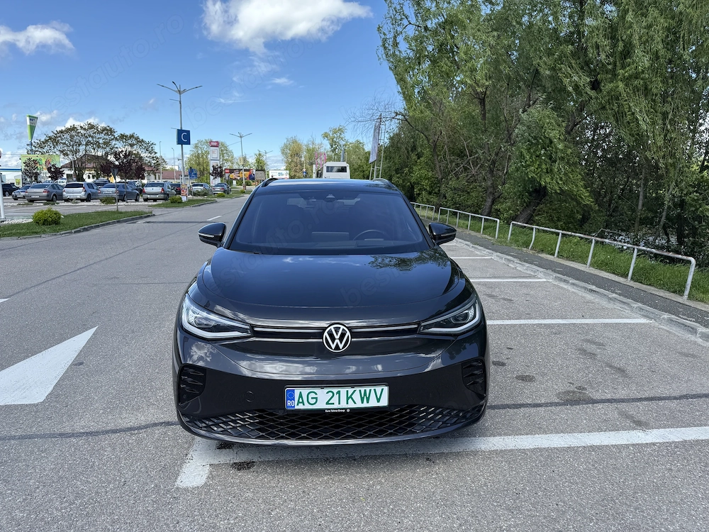 Volswagen ID 4 electric 4x4 GTX 300 cp, proprietar de noua