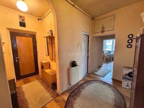    Apartament 3 camere, 102 mp utili, decomandat, zona Lunca   aproape de centru