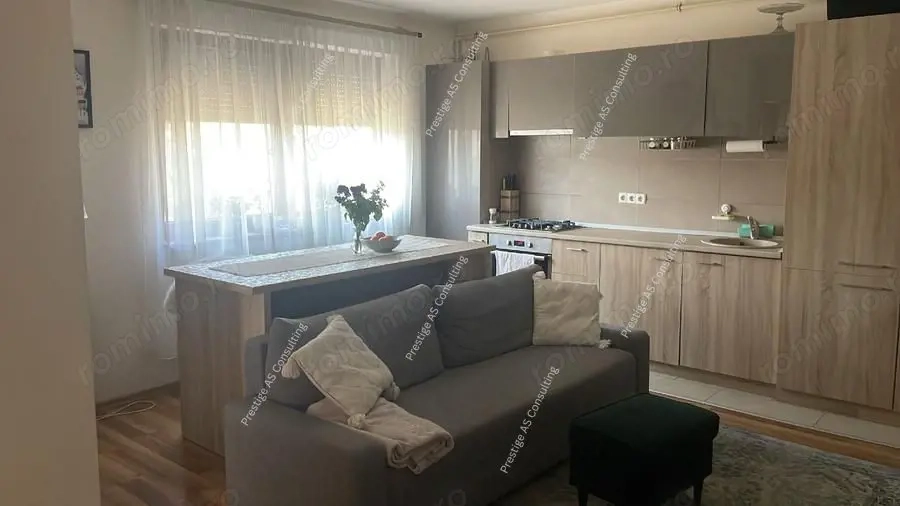 Apartament 3 camere | Parcare | Curte privata bloc