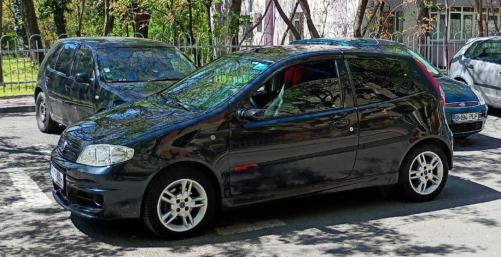 Fiat Punto Sporting 1, 4. 95cp  an2004. benzina 