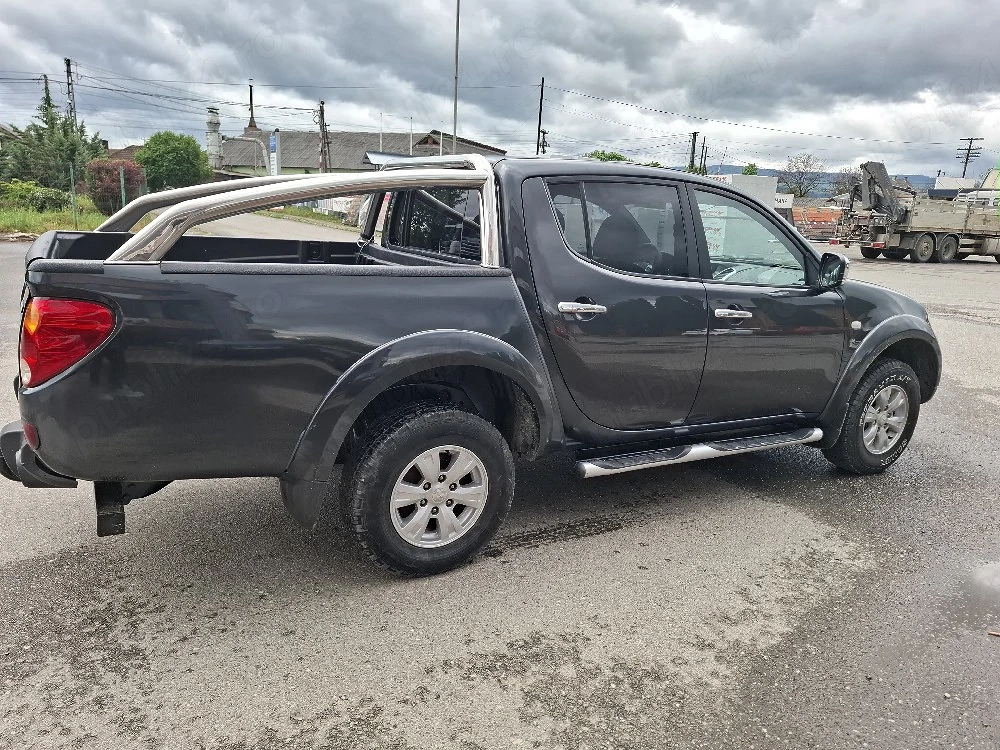 vând mitsubishi l200 20013