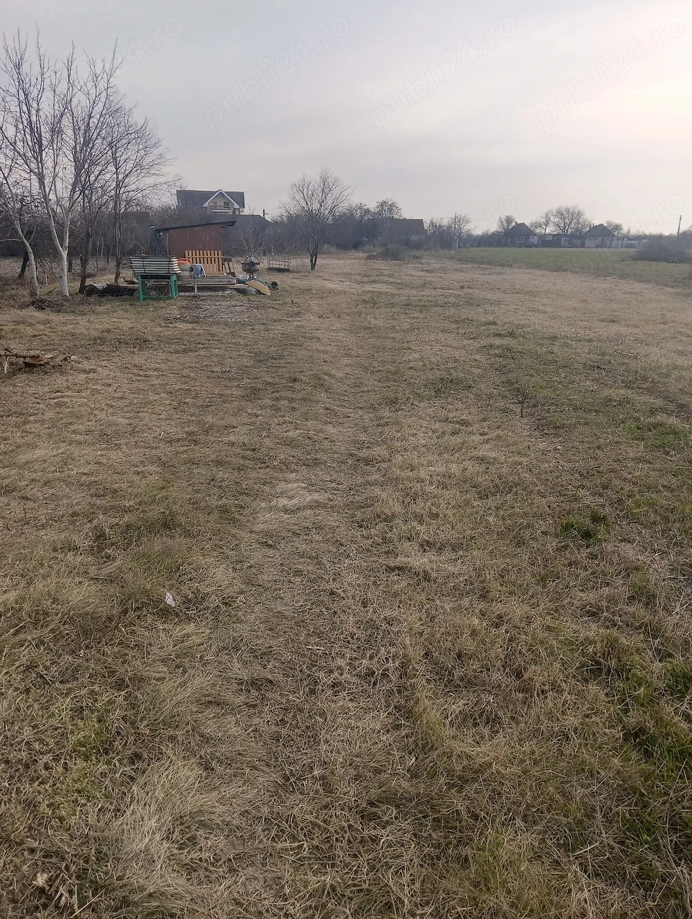 Loc de casă la 20 km de Oradea 