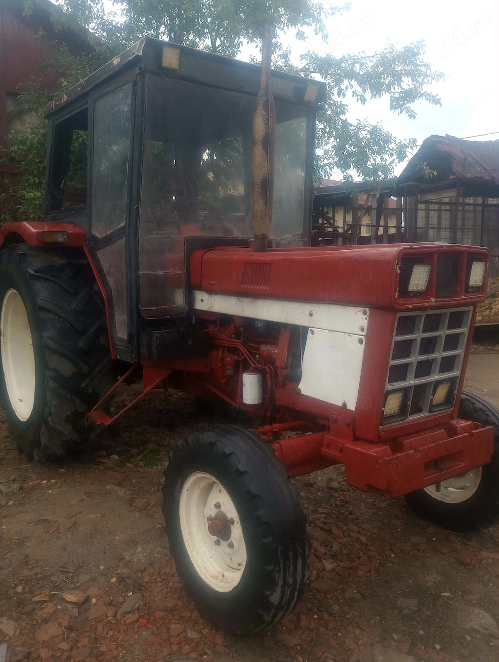 Vând tractor Internațional 743