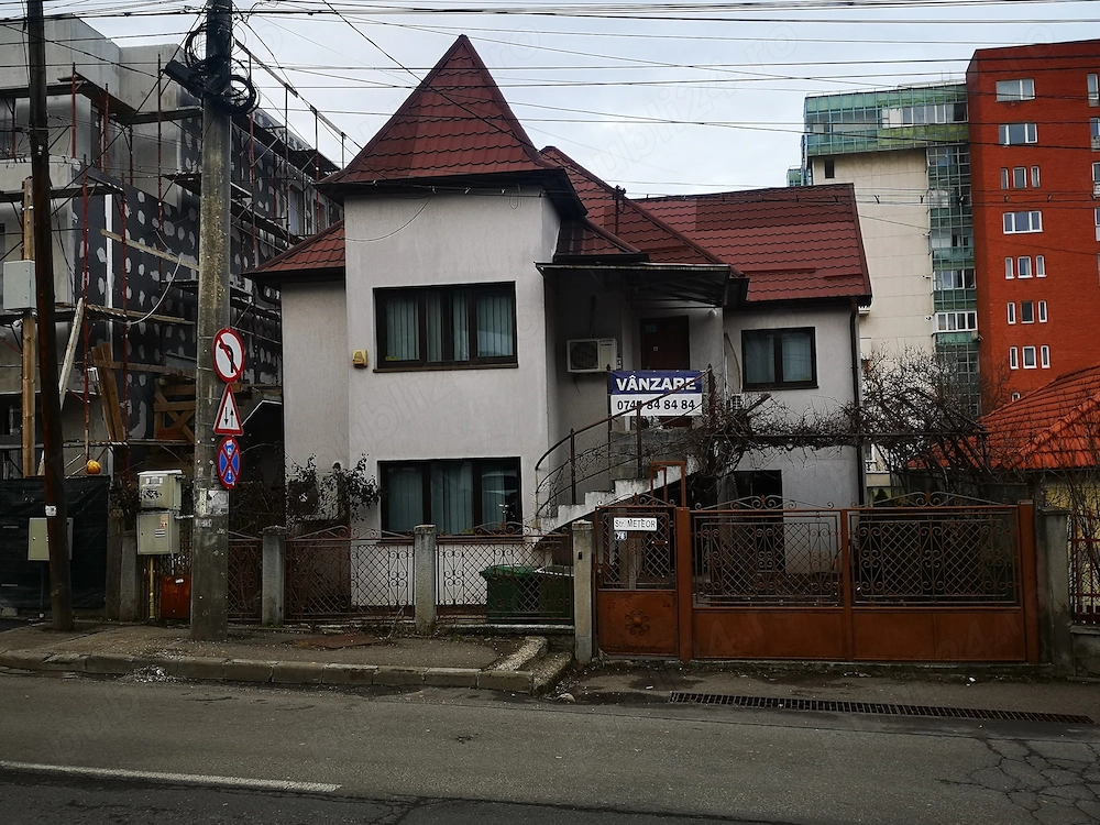 Vand casa pe strada Meteor, cartier Zorilor