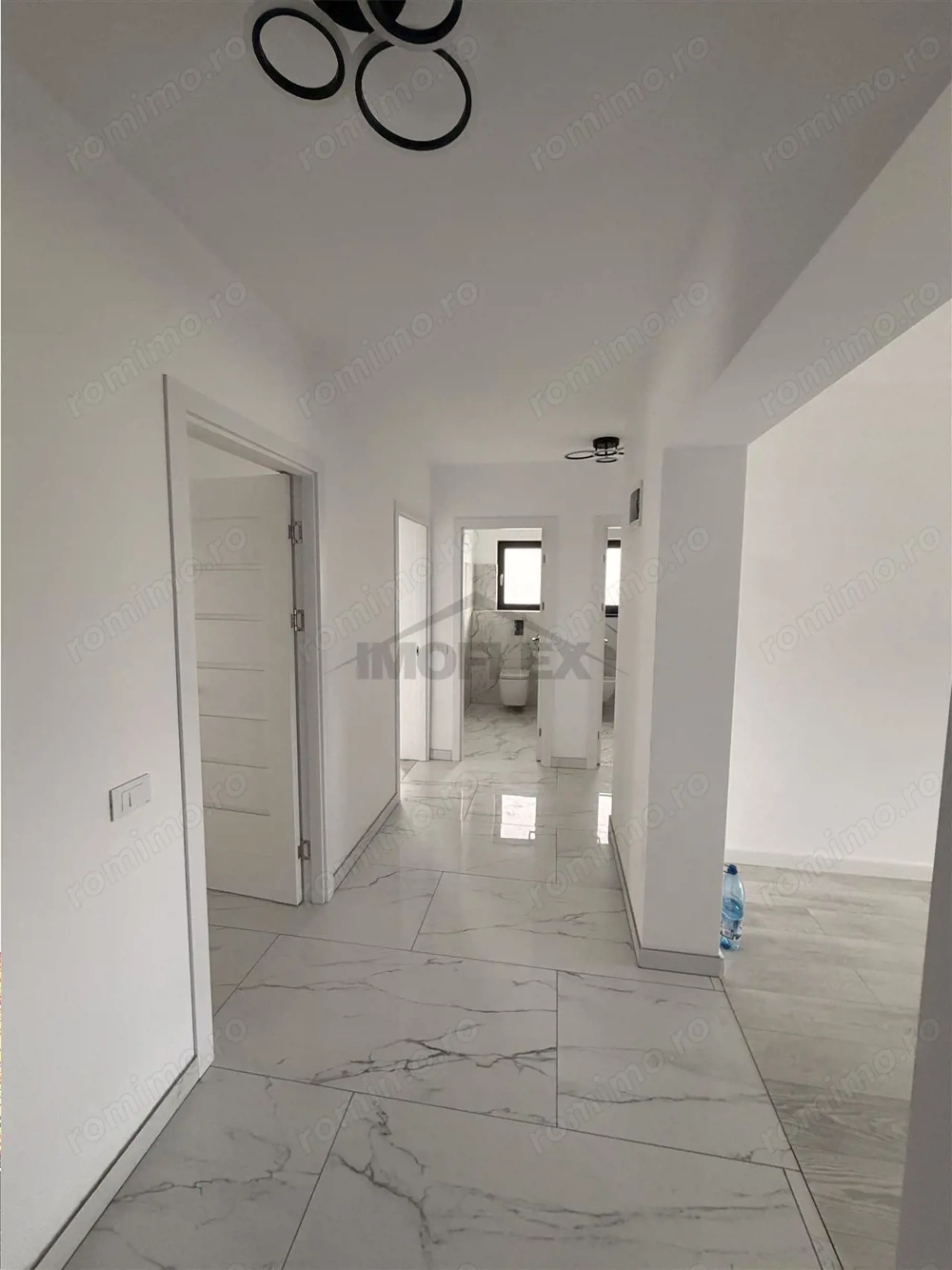 Apartament de vanzare - La Stejari - mobilat partial