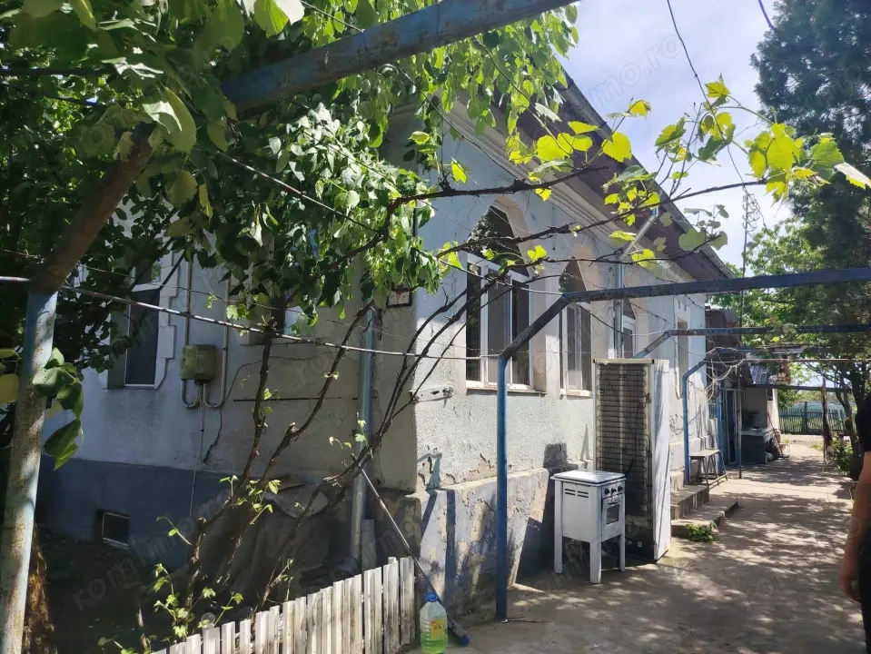 Casa de vanzare, 741 mp teren, zona Coșoveni -Dolj 