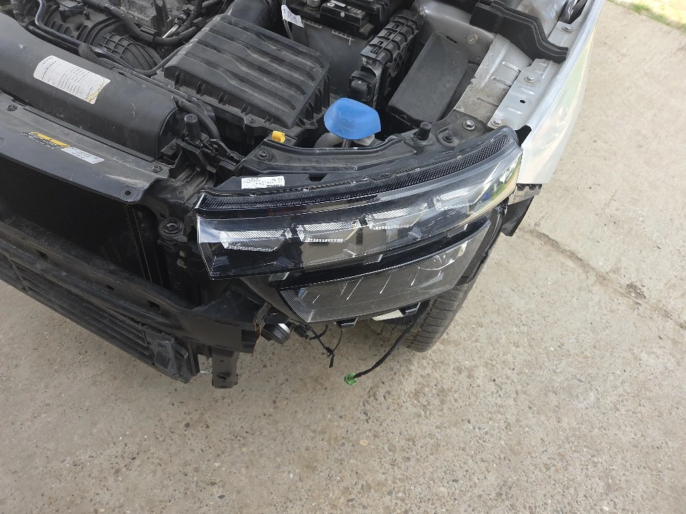 far skoda kamiq stângă 