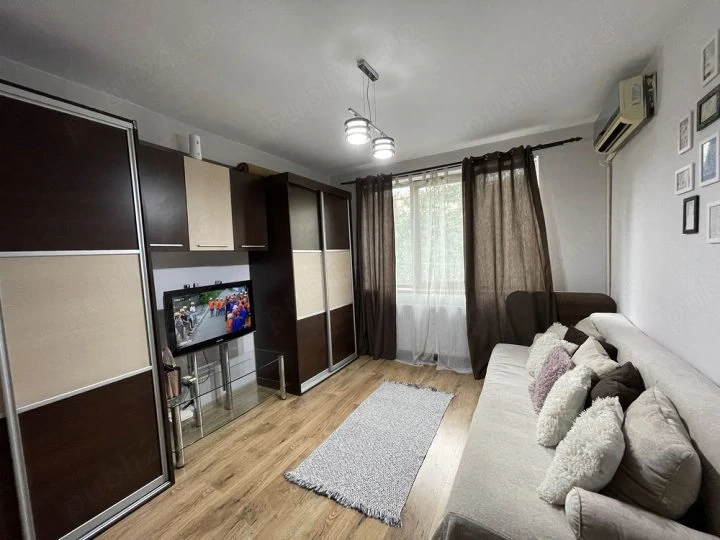 Garsoniera de vanzare zona Far, MOBILATA UTILATA, ETAJ 1
