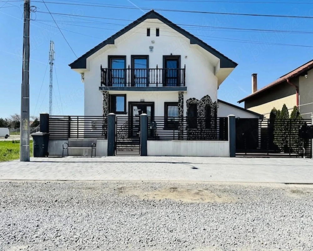 Casă de vânzare la cheie direct de la proprietar 