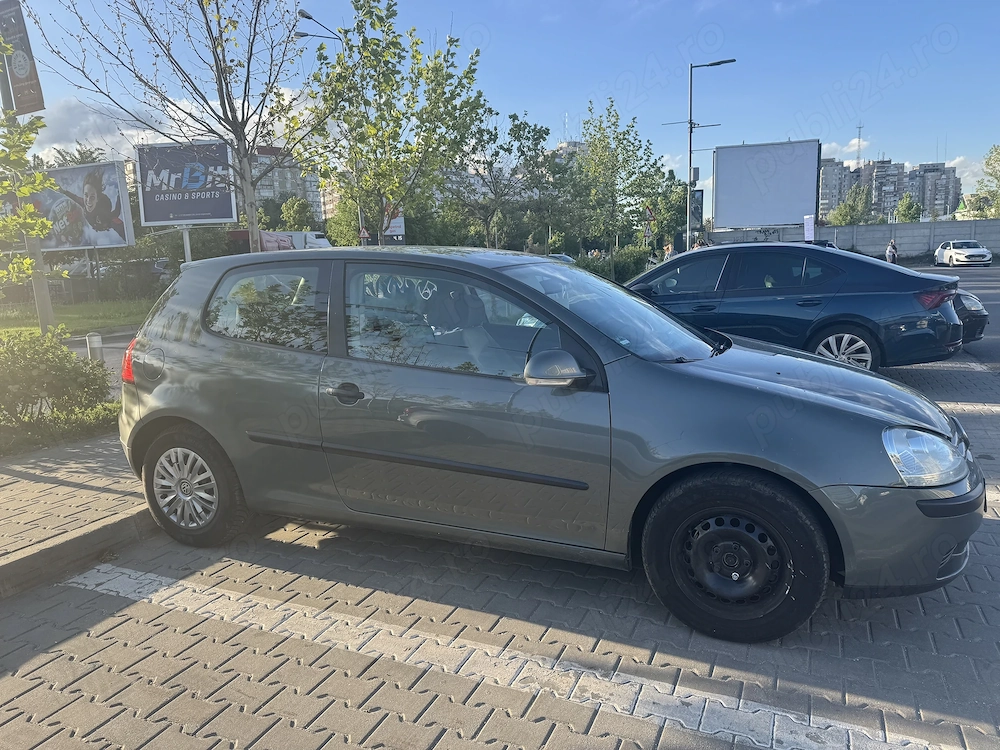 Vand VW Golf 5 - stare buna - 2700 