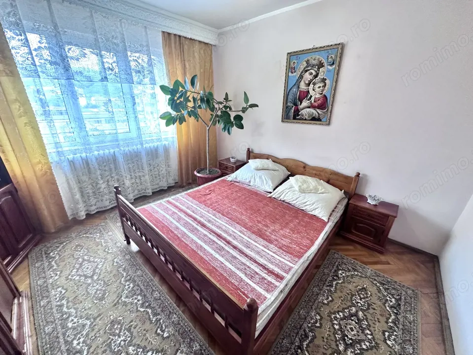 APARTAMENT 3 CAMERE I DECOMANDAT I 65 MP I MOBILAT CETATE BULEVARD 