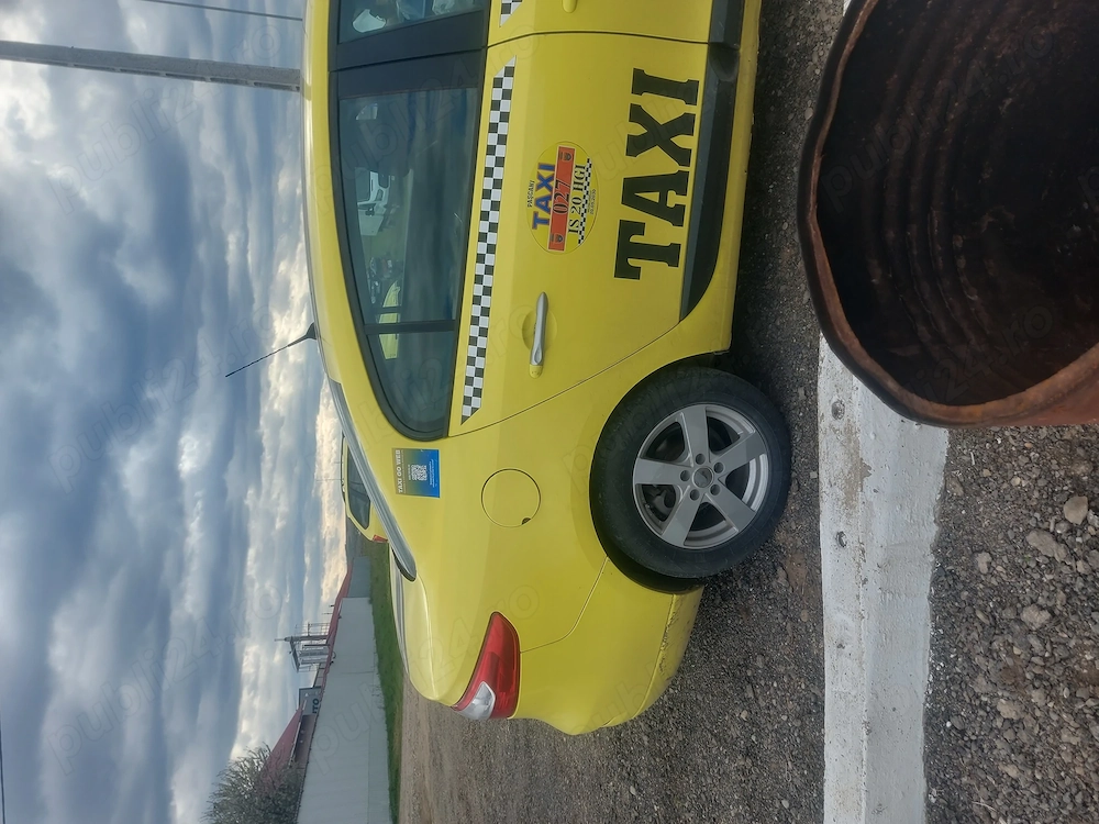 Autoturism pentru dezmembrat 