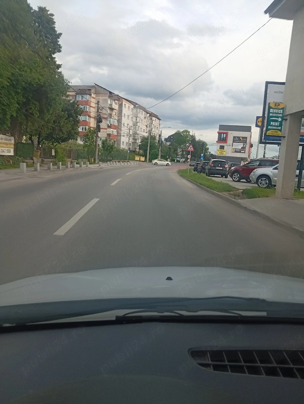 închiriez apartament 2 camere 