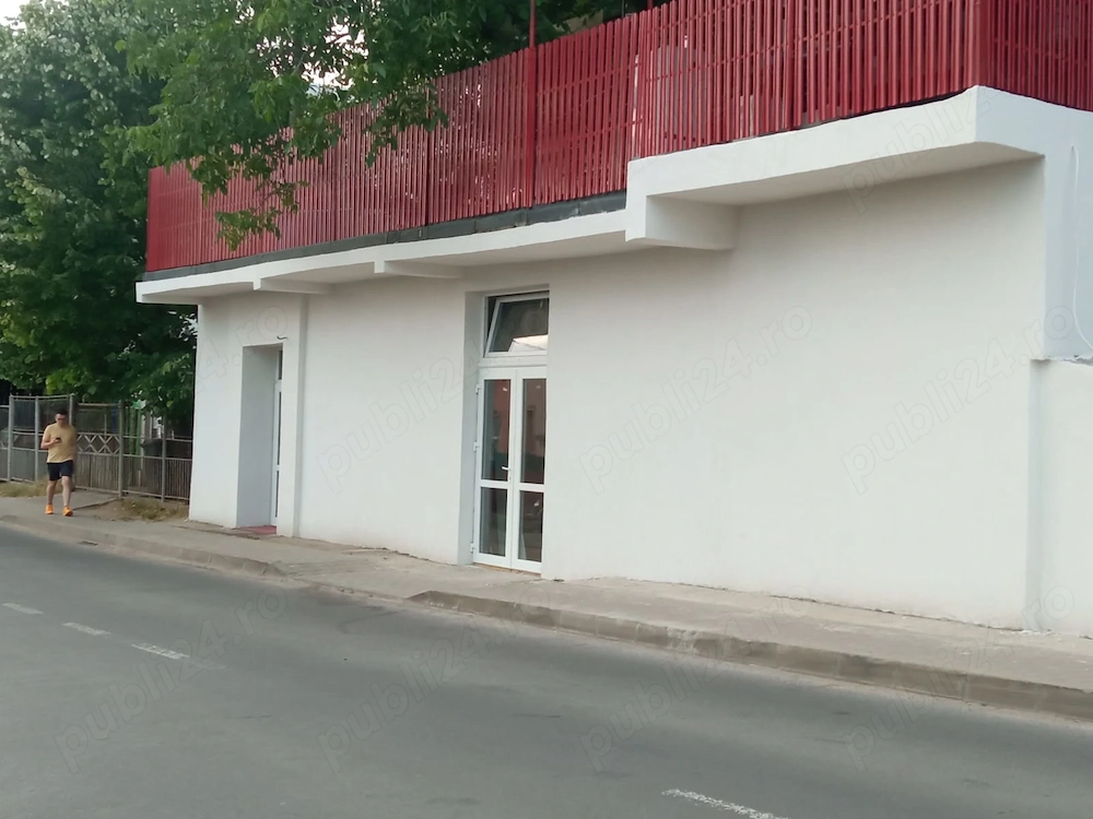 Închiriez spațiu comercial 