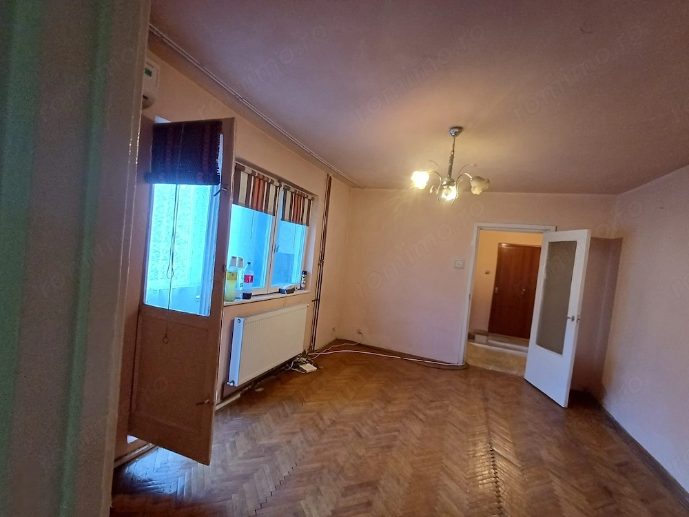 Bv. Cetatii de vanzare apartament cu 2 camere  etaj  1