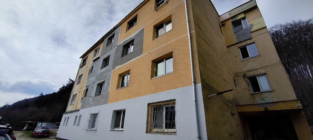 Apartament decomandat cu 2 camere, pret negociabil.