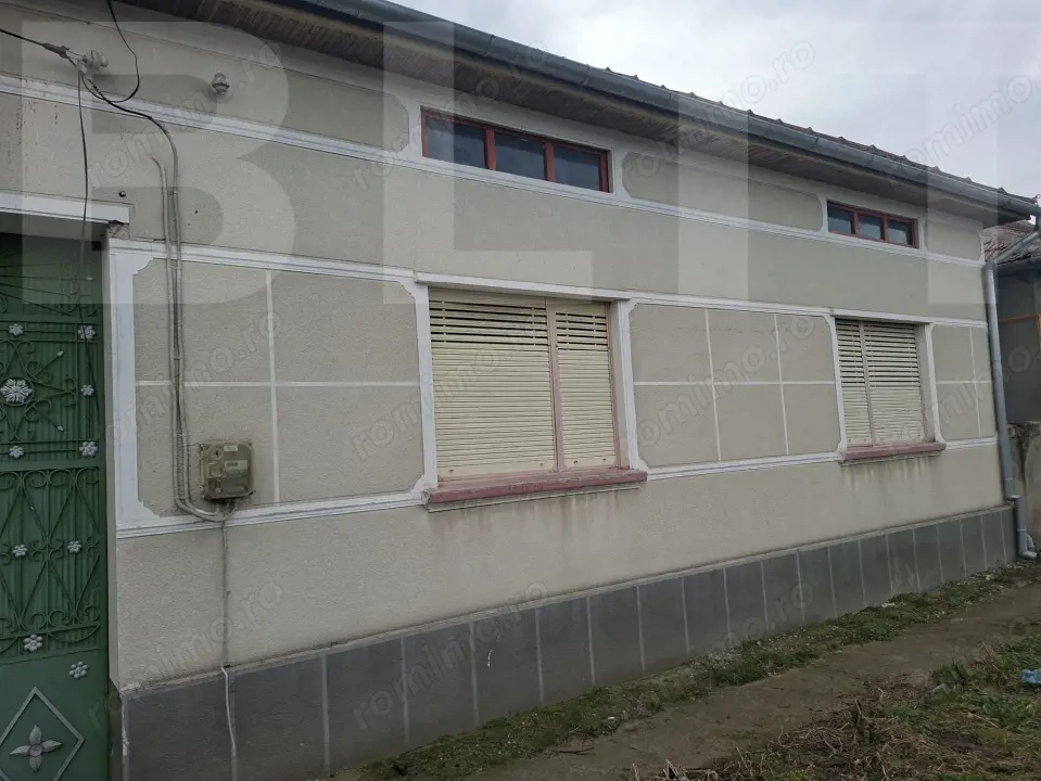 Casa de vanzare, 4 camere, 140 mp - in Costiu 