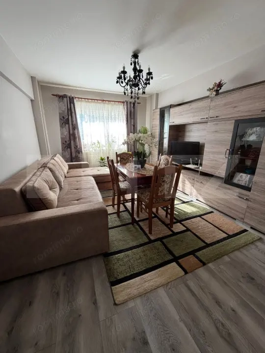 Apartament 4 camere decomandate, 82 mp, lift nou, zona Flora Mănăștur