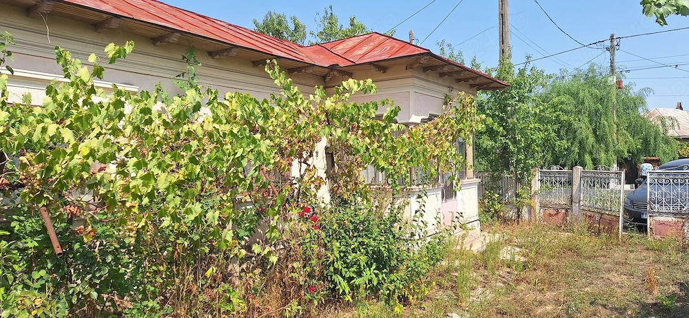 Vând casă bătrânească, sat Socetu, comuna Stejaru, Jud. Teleorman