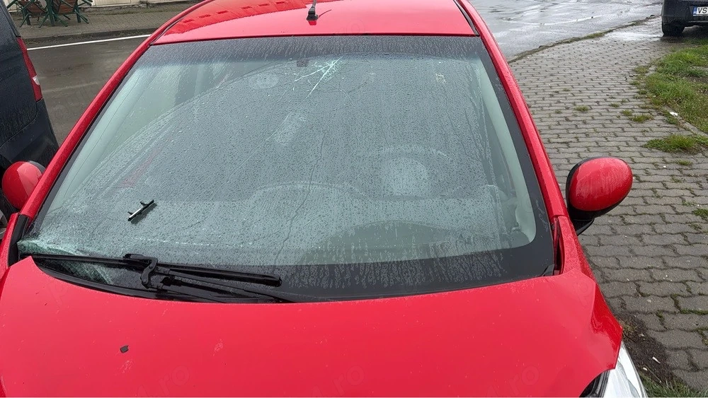 Vand Peugeot 107 avariat