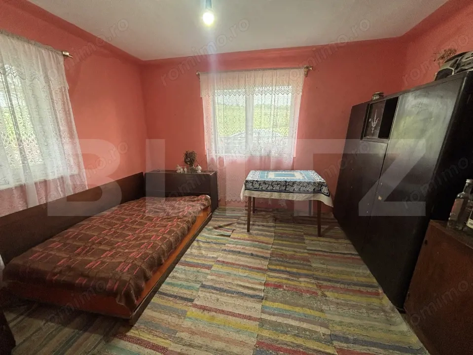 Casa de vanzare, cu o suprafata de 16 ari de teren - Crasna, Zalau