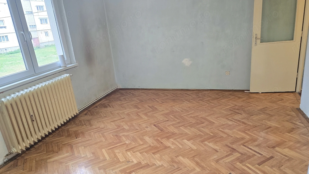 Vand apartament 2 camere decomandat in Deva, zona Gojdu, etaj 1, bloc de 4 etaje de caramida, 