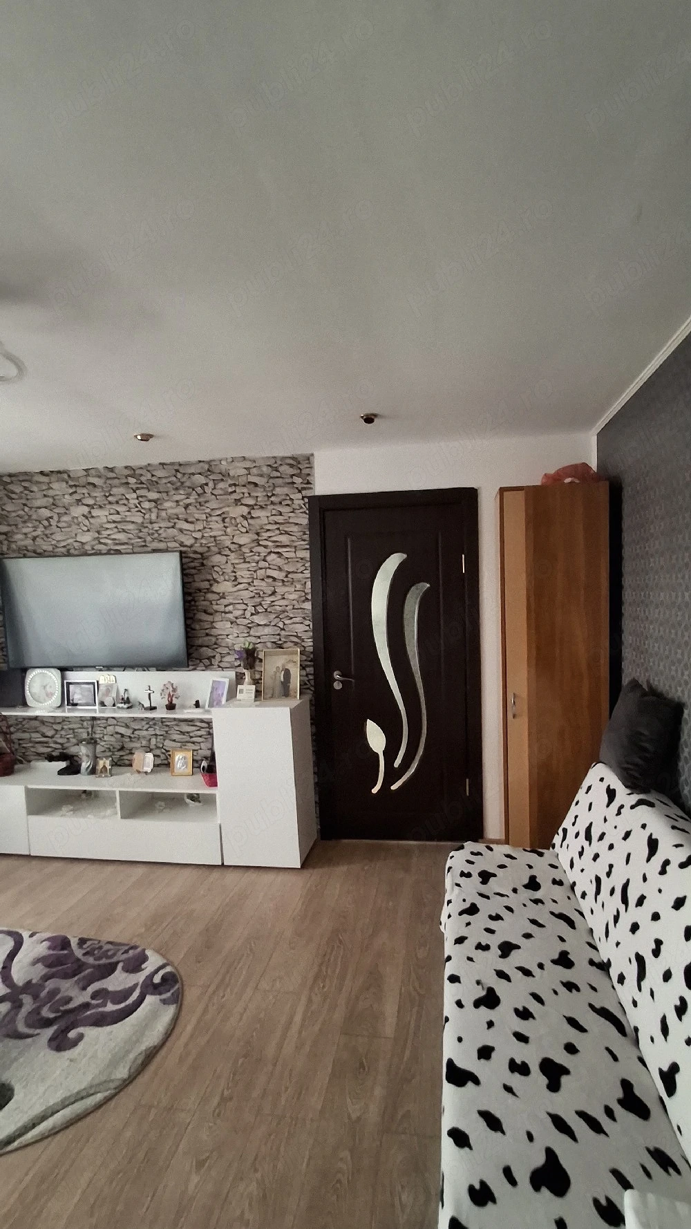 vînd apartament 2 camere