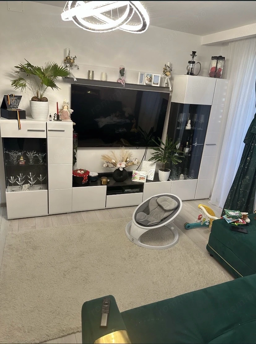vand apartament 2 camere