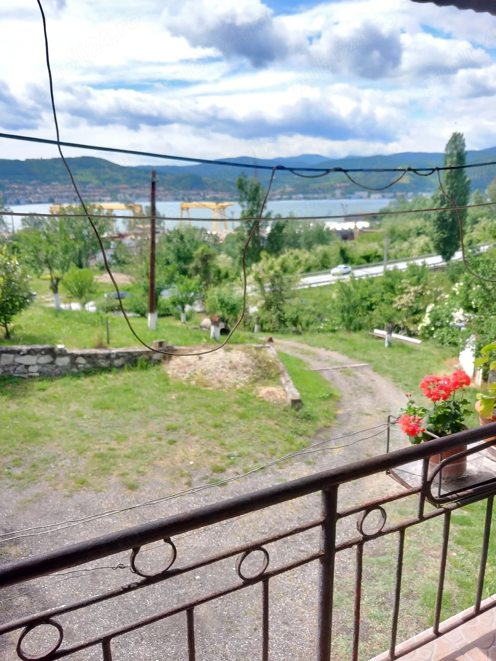 vand casa cu teren