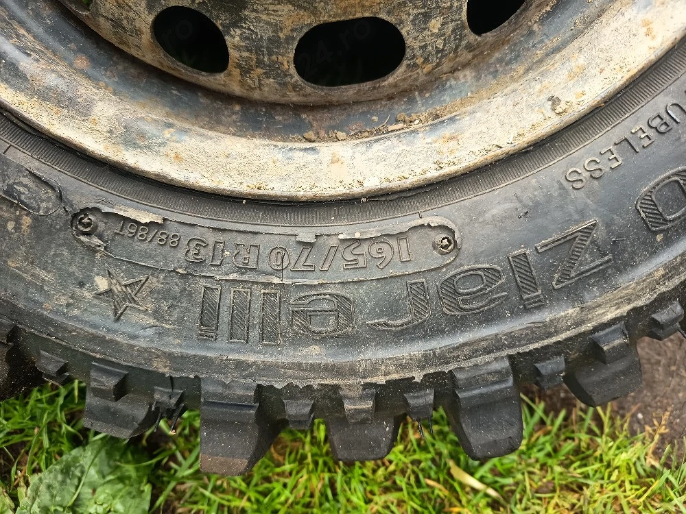 vând cauciucuri offroad 